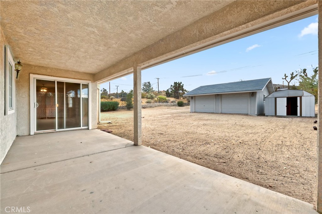 57622 Sierra Way Yucca Valley, CA 92284 - Photo 29 of 55 a view of an empty room