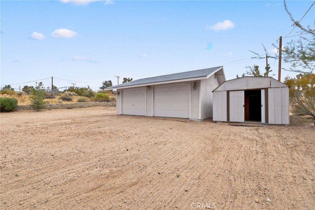 57622 Sierra Way Yucca Valley, CA 92284 - Photo 35 of 55