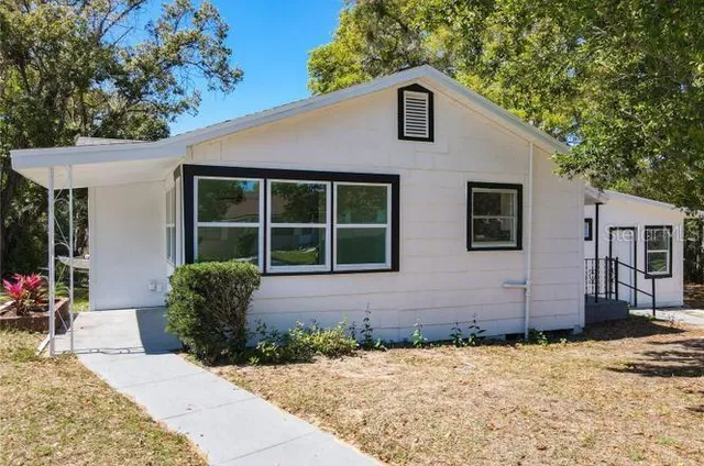 $1,995 | 218 West Magnolia Street, Clermont, FL 34711