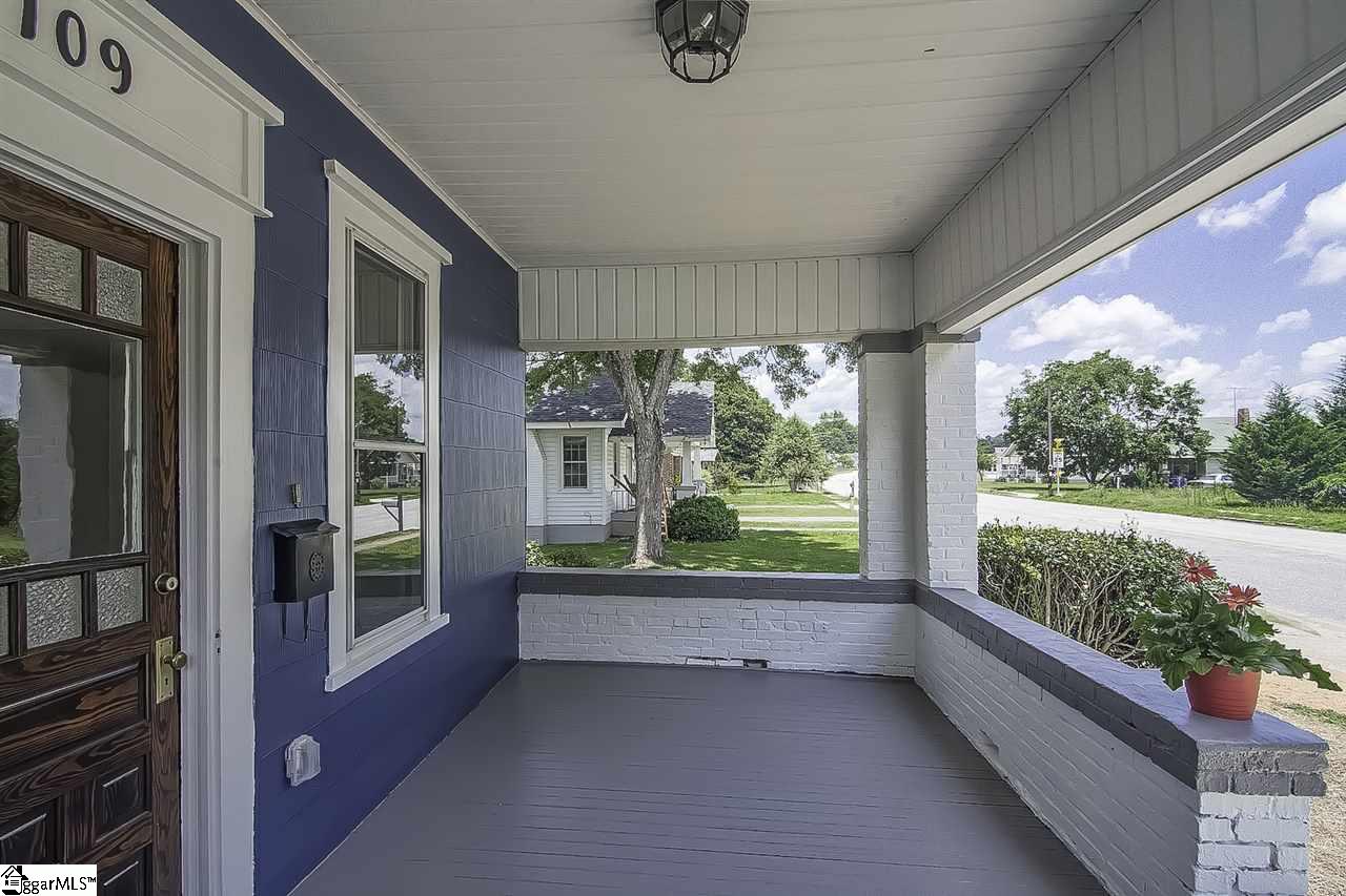 109 Perry Road Greenville, SC 29609 - Photo 5 of 31 Gallery Image 5
