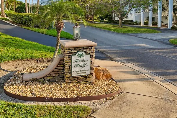 $789,900 | 125 Harbor Bluff Drive, Largo, FL 33770