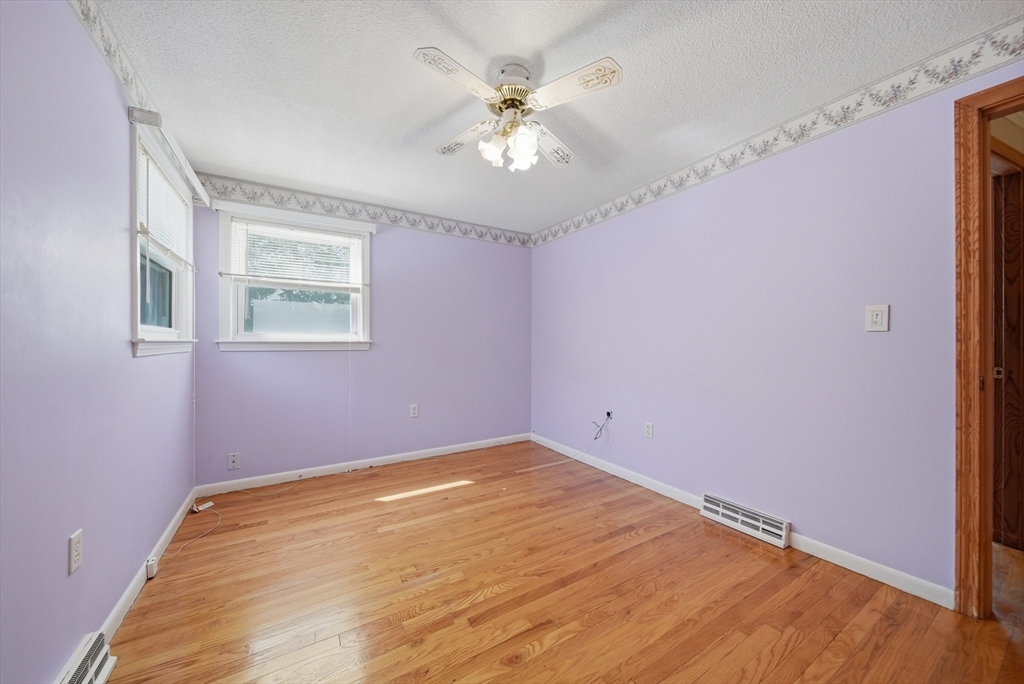 55 Burnham Road Billerica, MA 01862 - Photo 15 of 31