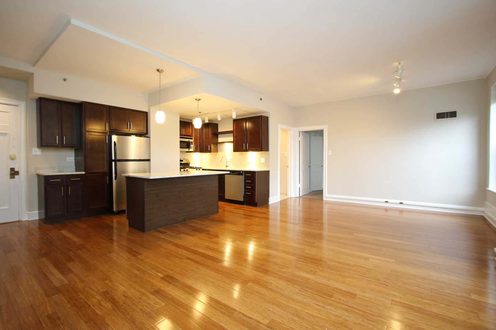 3170 North Sheridan Road, Unit 425 Chicago, IL 60657 - Photo 4 of 18
