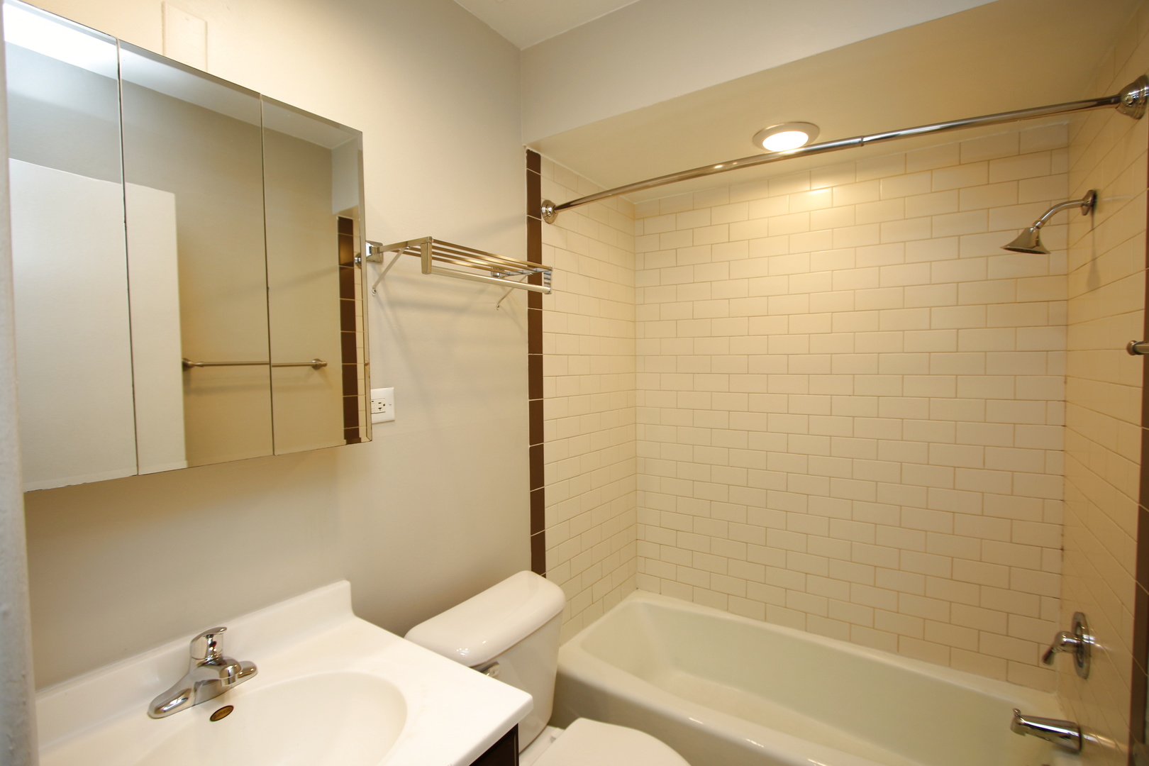 3170 North Sheridan Road, Unit 425 Chicago, IL 60657 - Photo 10 of 18