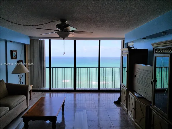 $3,300 | 2101 South Ocean Drive, Unit 2001, Hollywood, FL 33019