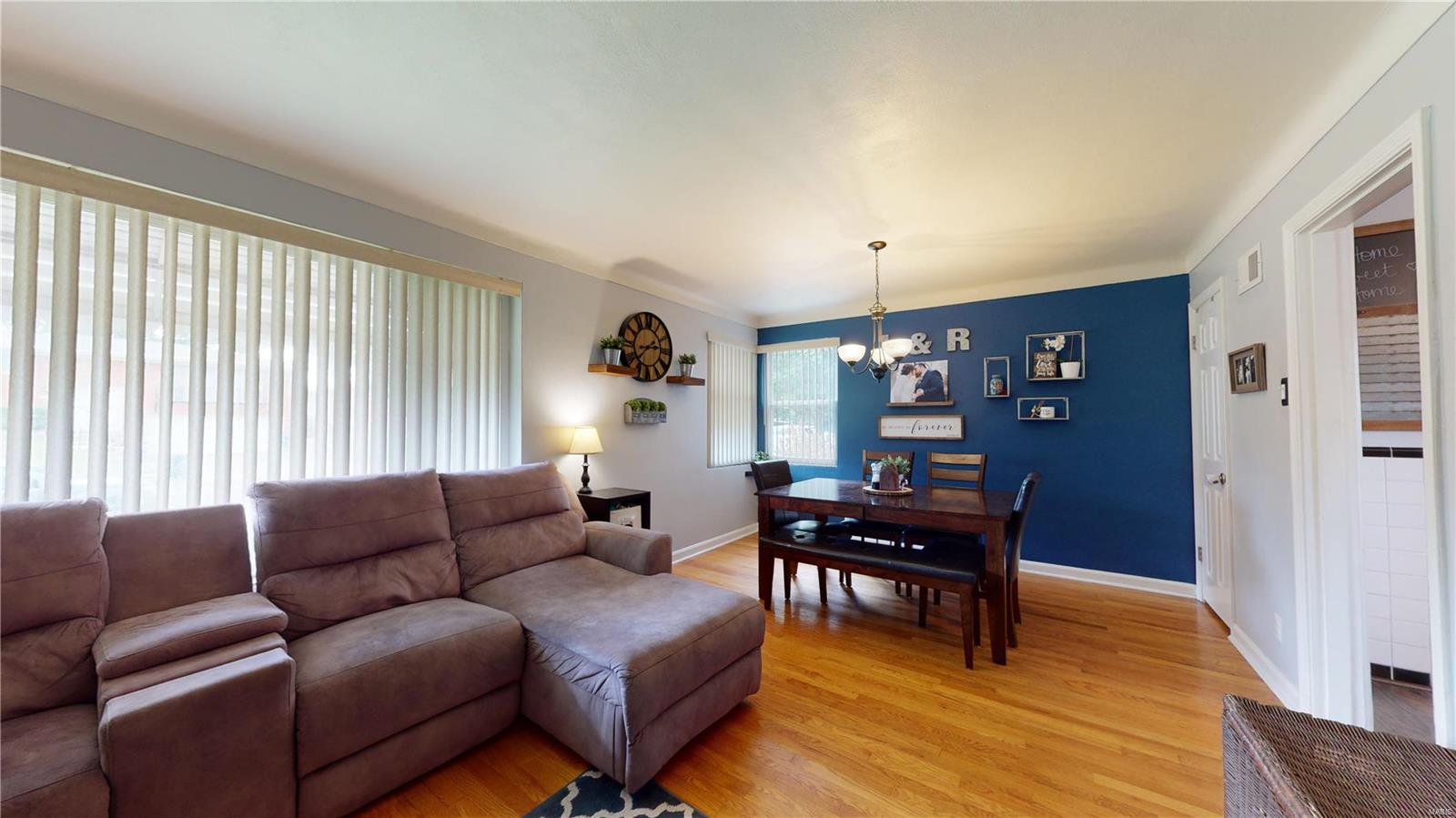 4711 Heege Road St. Louis, MO 63123 - Photo 3 of 23 Gallery Image 3
