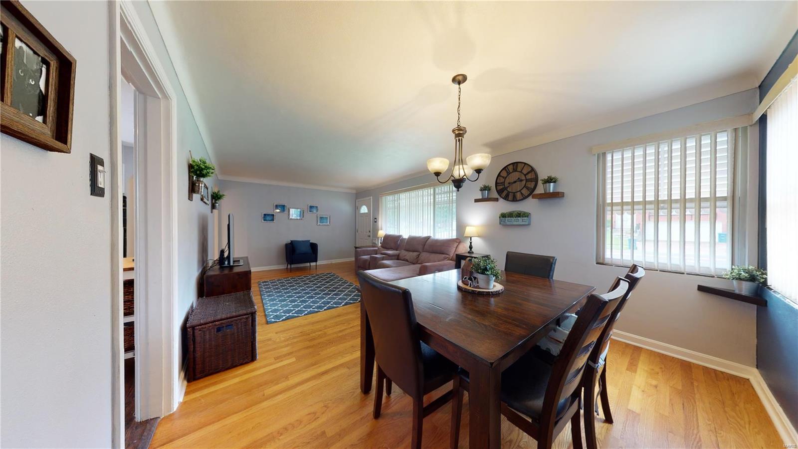 4711 Heege Road St. Louis, MO 63123 - Photo 5 of 23 Gallery Image 5