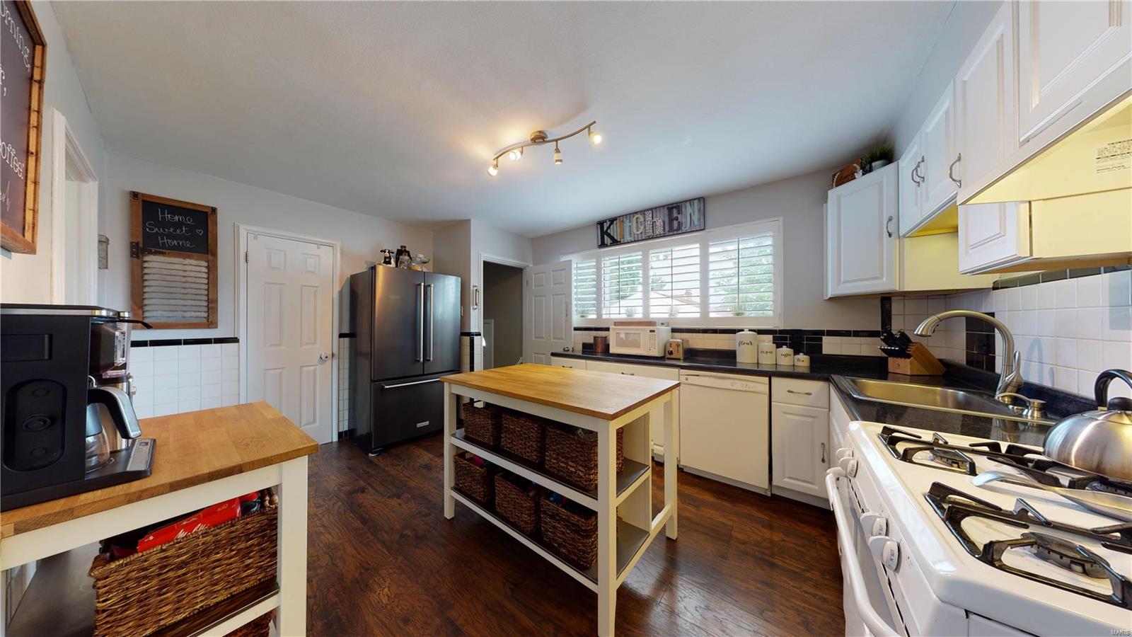 4711 Heege Road St. Louis, MO 63123 - Photo 7 of 23 Gallery Image 7