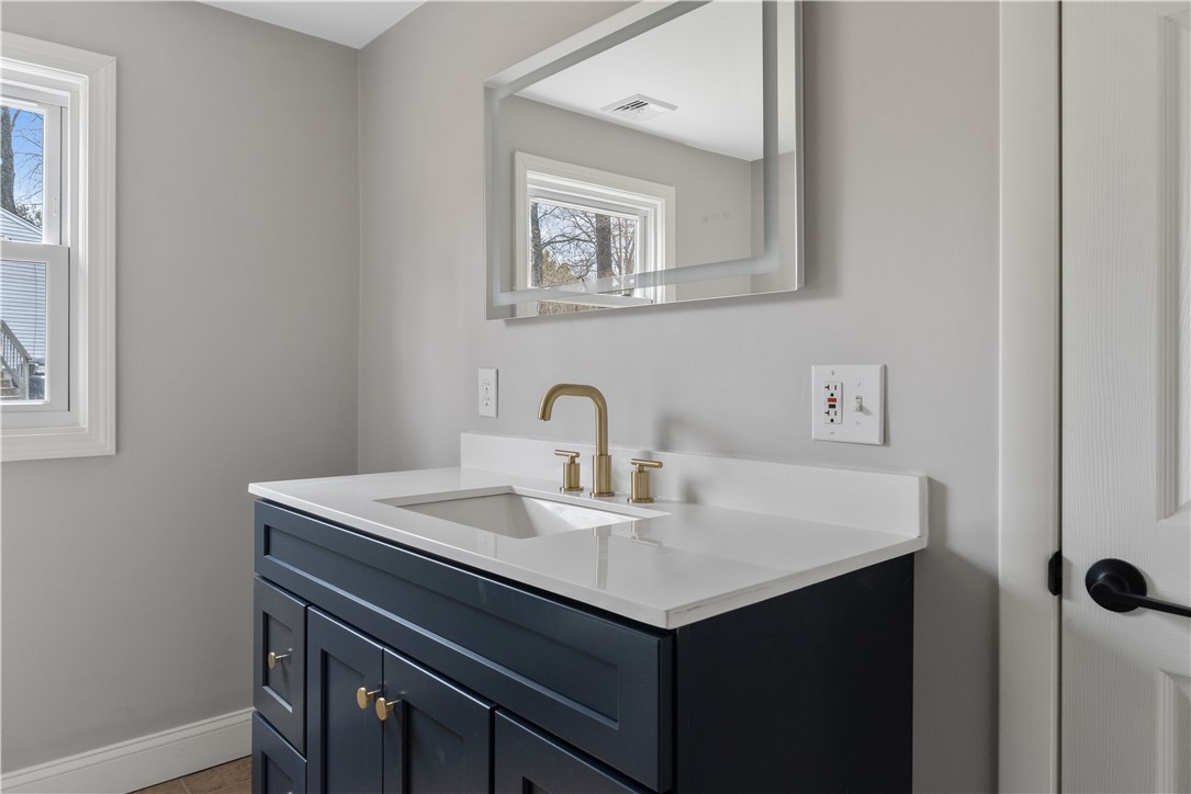 109 Diamond Hill Road Warwick, RI 02886 - Photo 22 of 33