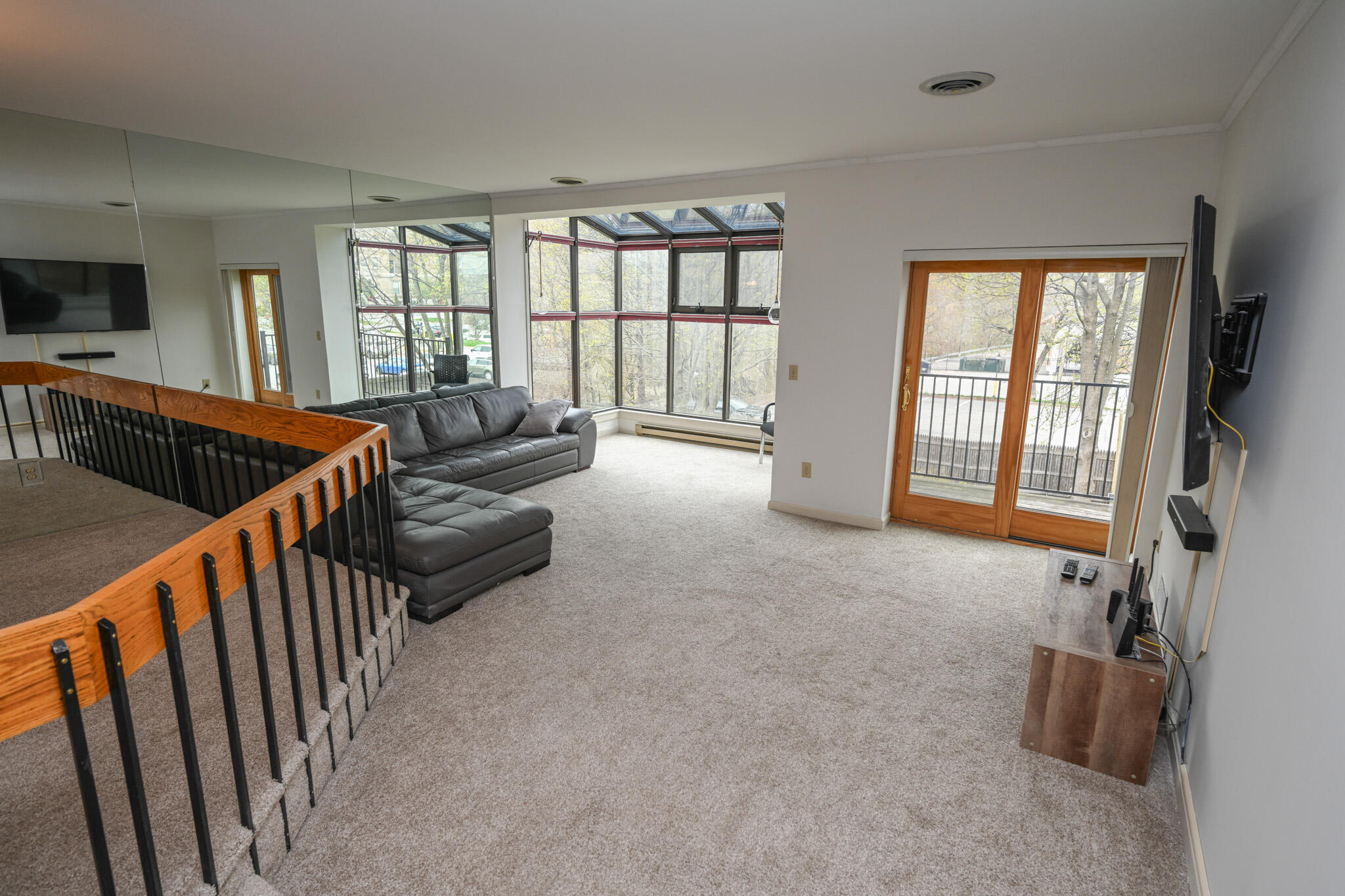 112 Franklin Street, Unit C6 Bangor, ME 04401 - Photo 6 of 21 Living Room