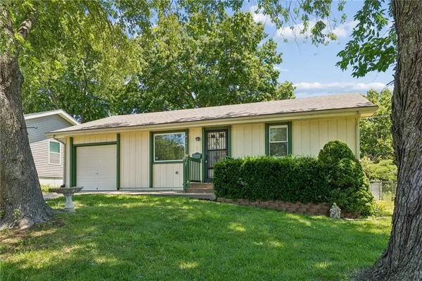 $208,000 | 1011 South Scott Avenue, Belton, MO 64012