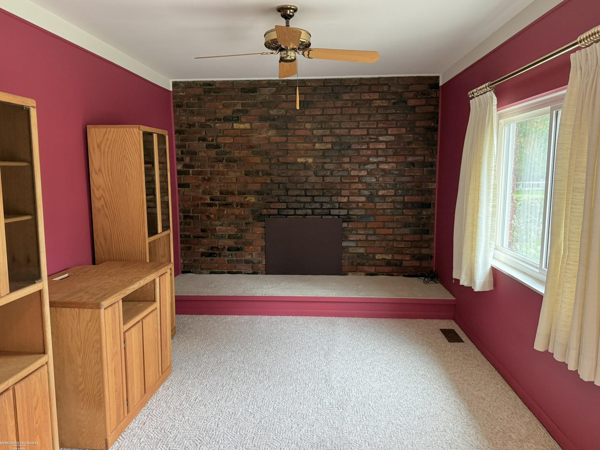 2218 Nancy Warren, MI 48092 - Photo 14 of 54 50186050-5be7479b-2cd2-4259-9df7-d7108dc86dac.JPG