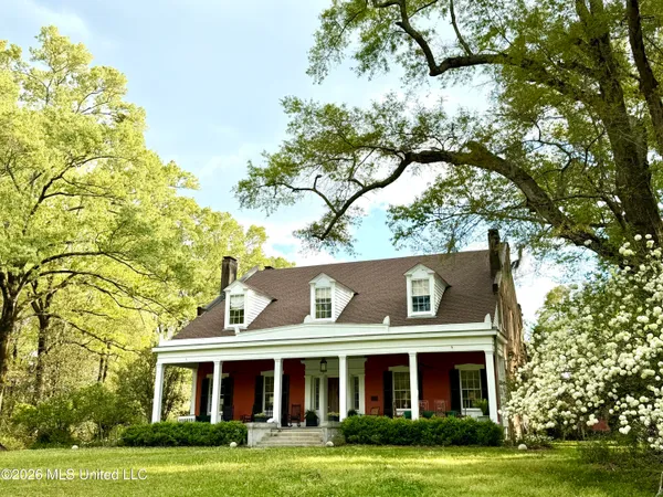 $2,300,000 | 8747 River Road, Natchez, MS 39120