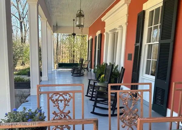 $2,300,000 | 8747 River Road, Natchez, MS 39120