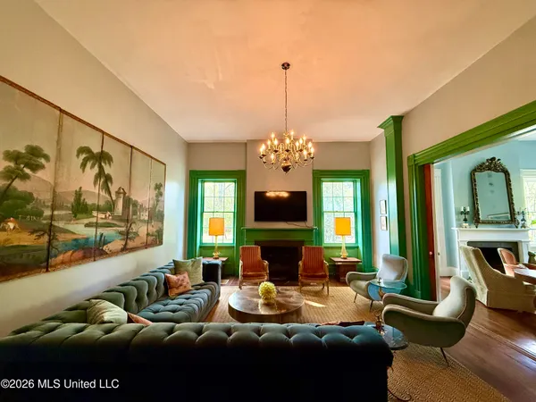 $2,300,000 | 8747 River Road, Natchez, MS 39120