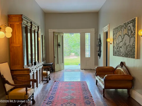 $2,300,000 | 8747 River Road, Natchez, MS 39120