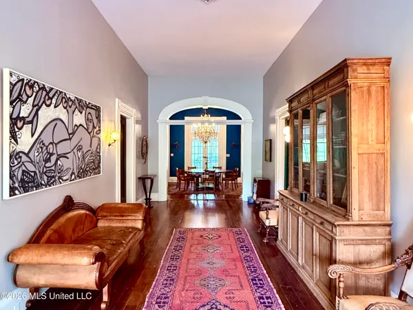 $2,300,000 | 8747 River Road, Natchez, MS 39120