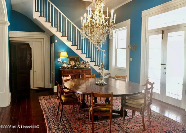 $2,300,000 | 8747 River Road, Natchez, MS 39120