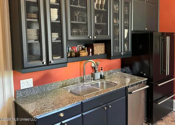 $2,300,000 | 8747 River Road, Natchez, MS 39120