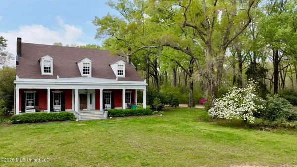 $2,300,000 | 8747 River Road, Natchez, MS 39120