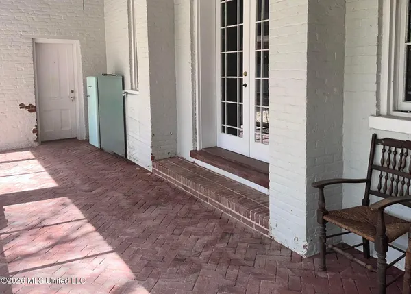 $2,300,000 | 8747 River Road, Natchez, MS 39120