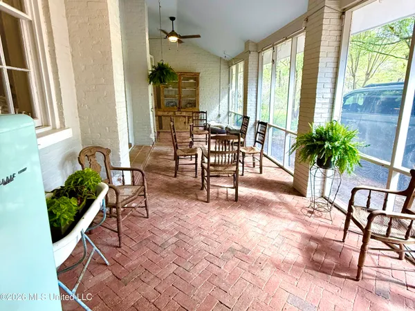 $2,300,000 | 8747 River Road, Natchez, MS 39120