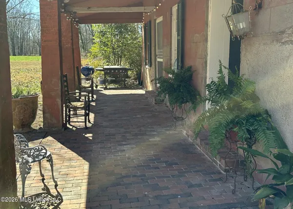 $2,300,000 | 8747 River Road, Natchez, MS 39120