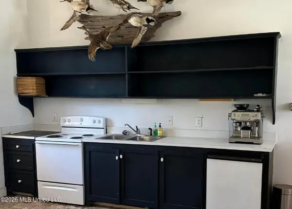 $2,300,000 | 8747 River Road, Natchez, MS 39120