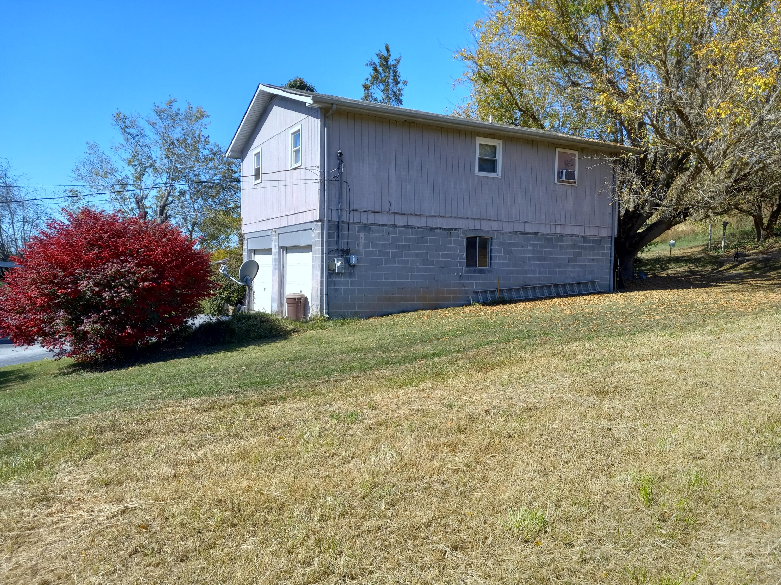 1005 Island Road Blountville, TN 37617 - Photo 6 of 17 20221014_122245