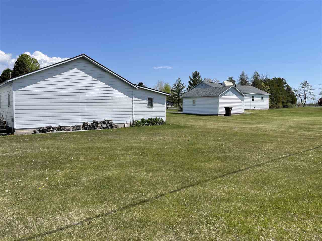 3831 Worth Road Pinconning, MI 48650 - Photo 4 of 36 1887473-3.JPG