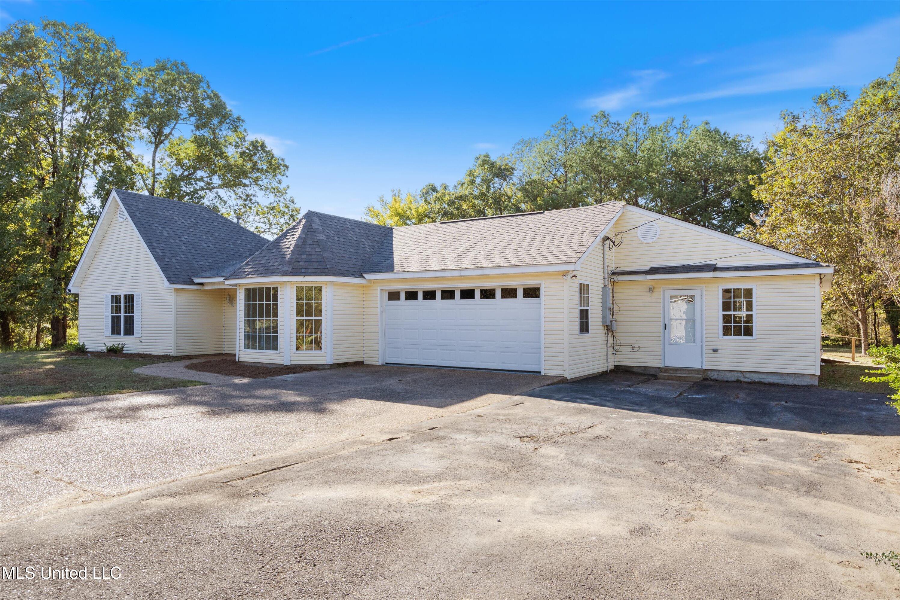 140 Embry Road Byhalia, MS 38611 - Photo 3 of 31 03-DSC9665
