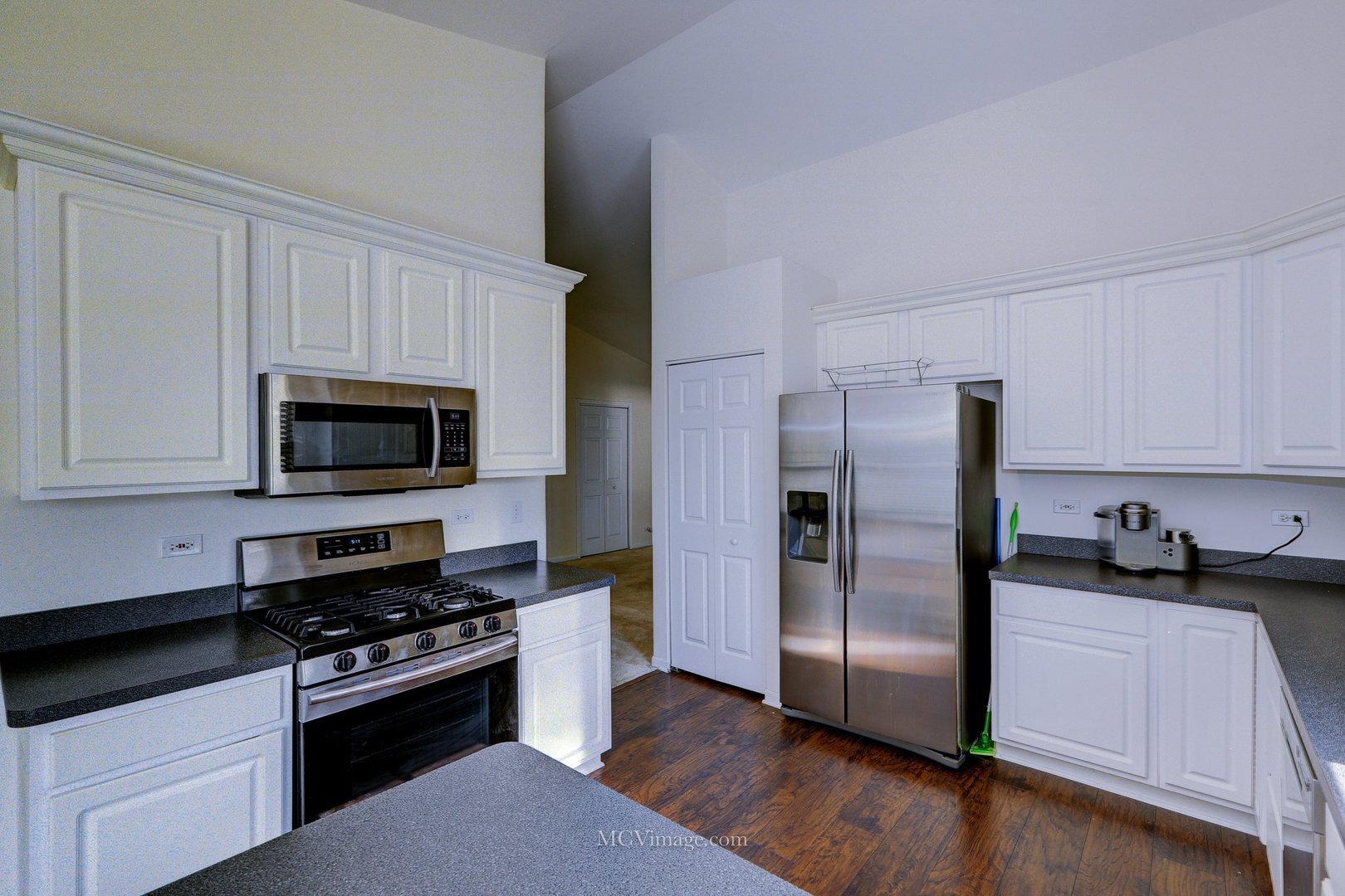 359 Ridge Road North Aurora, IL 60542 - Photo 9 of 35