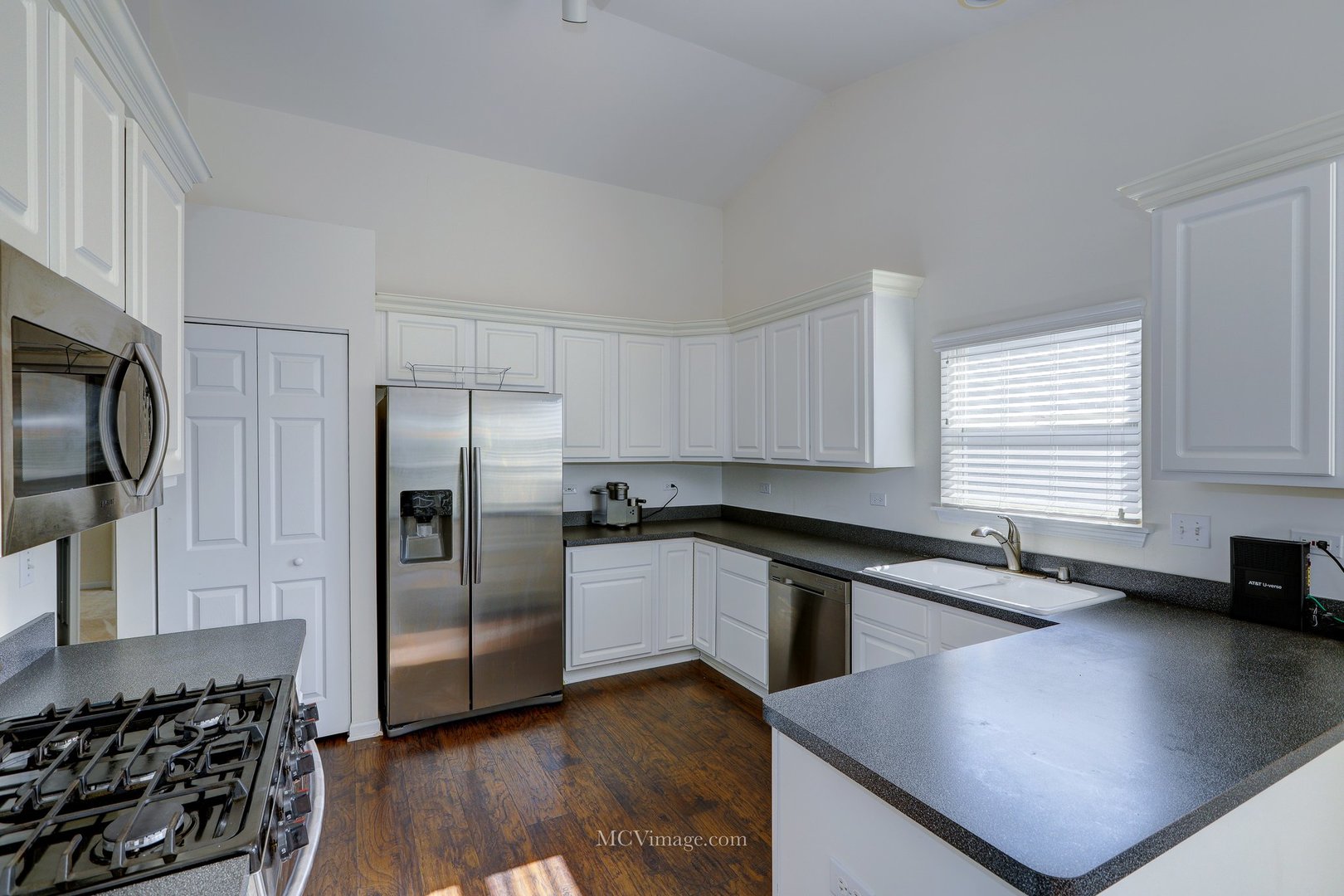 359 Ridge Road North Aurora, IL 60542 - Photo 10 of 35