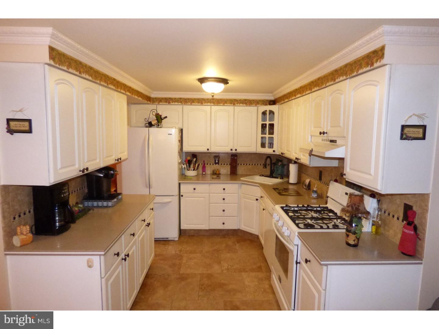 708 Cotswold Road Somerdale, NJ 08083 - Photo 2 of 25 Kitchen