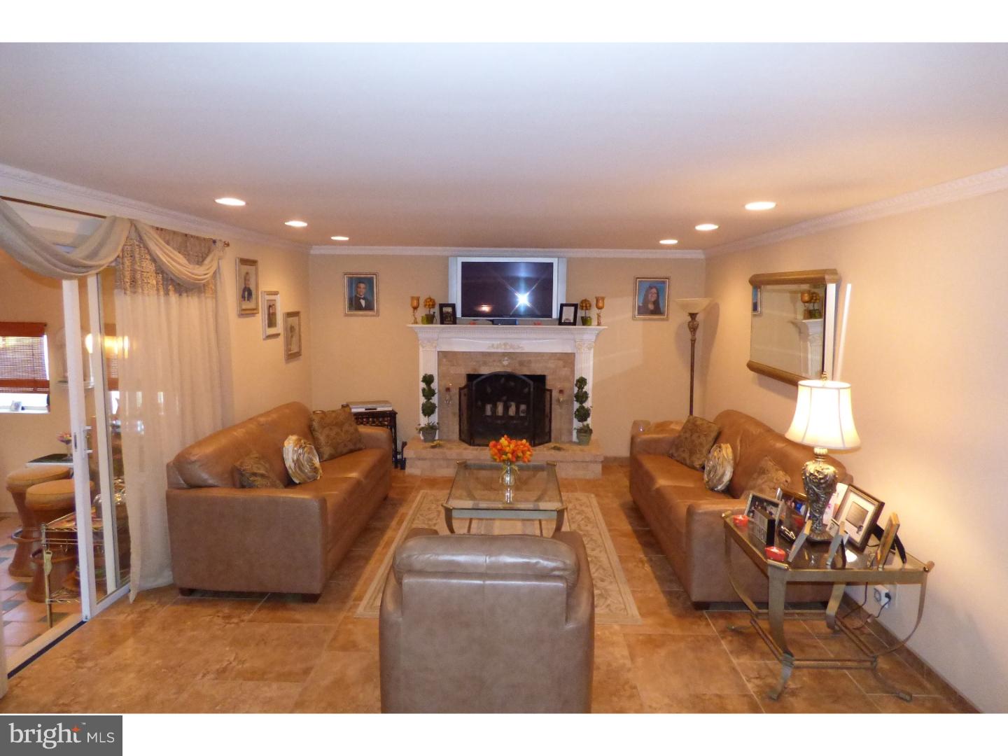 708 Cotswold Road Somerdale, NJ 08083 - Photo 5 of 25 Family Room