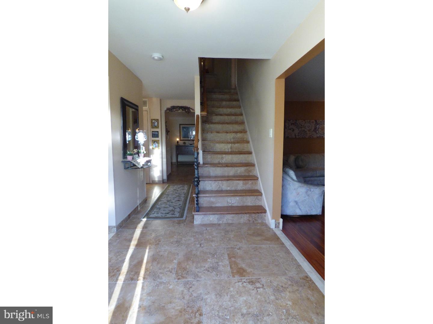 708 Cotswold Road Somerdale, NJ 08083 - Photo 6 of 25 Foyer