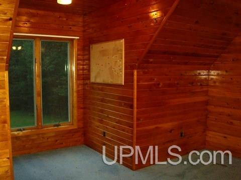 4515 26th Road Gladstone, MI 49837 - Photo 9 of 24