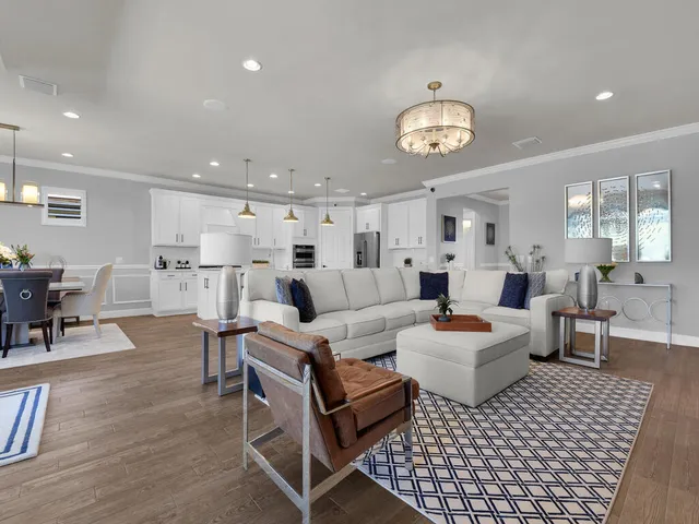 $1,595,000 | 7412 Winding Cypress Drive, Naples, FL 34114