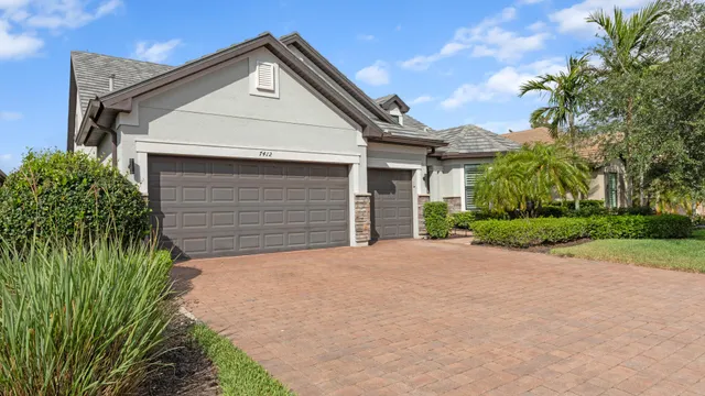 $1,595,000 | 7412 Winding Cypress Drive, Naples, FL 34114