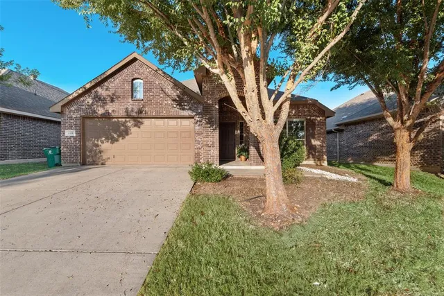 $369,999 | 11916 Long Stone Drive, Burleson, TX 76028