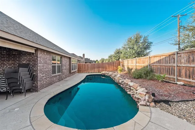 $369,999 | 11916 Long Stone Drive, Burleson, TX 76028