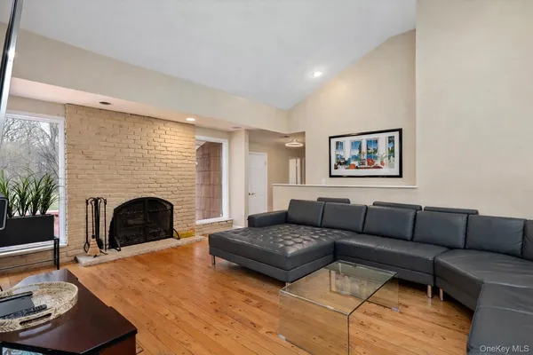 $7,500 | 38 Arista Drive, Dix Hills, NY 11746