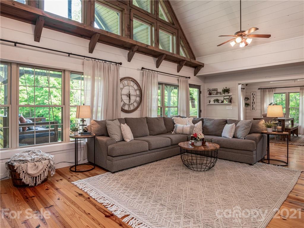 35 Longview Ridge Rd Lake Lake Toxaway, NC 28747 - Photo 12 of 41 Gallery Image 12