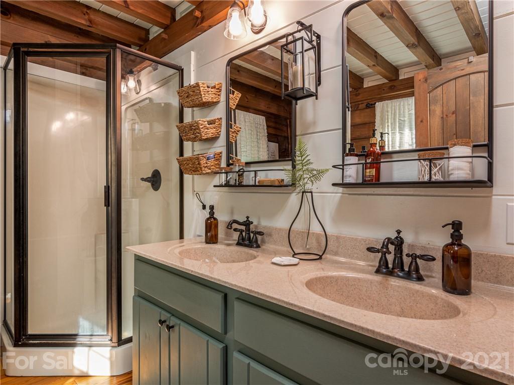 35 Longview Ridge Rd Lake Lake Toxaway, NC 28747 - Photo 16 of 41 Gallery Image 16