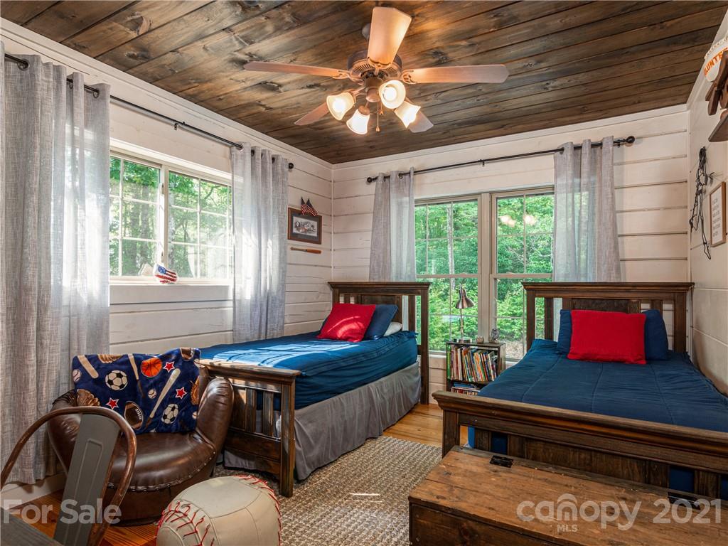 35 Longview Ridge Rd Lake Lake Toxaway, NC 28747 - Photo 18 of 41 Gallery Image 18