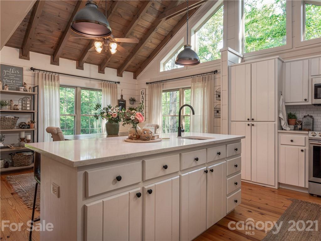 35 Longview Ridge Rd Lake Lake Toxaway, NC 28747 - Photo 7 of 41 Gallery Image 7