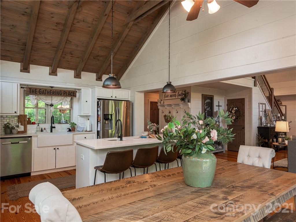 35 Longview Ridge Rd Lake Lake Toxaway, NC 28747 - Photo 10 of 41 Gallery Image 10