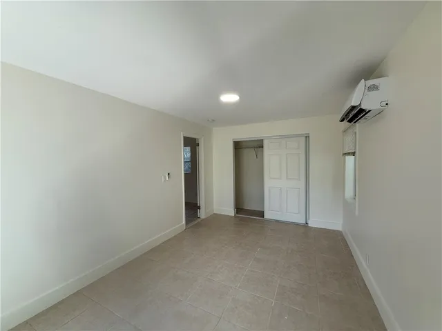 $1,500 | 2363 De Soto Avenue, Vero Beach, FL 32960