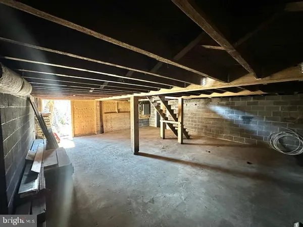 a view of an entryway with sitting area