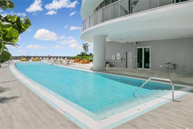 488 Northeast 18th Street, Unit 3503 Miami, FL 33132 - Photo 15 of 16 a view of a terrace